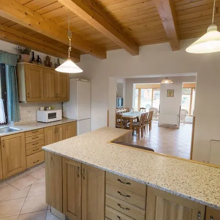 House 21 * Vitice